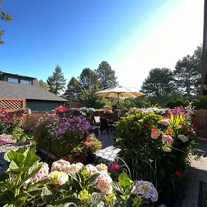 https://garden-home-in-victoria.richmond-hotels.com