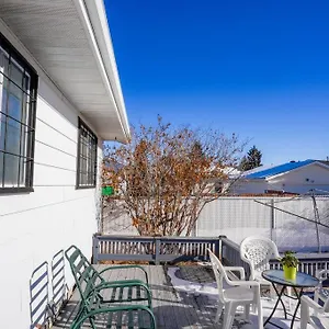 https://5bedroom-2-5bath-kitchen-patio-mall-near-lrt.edmonton-hotels.net